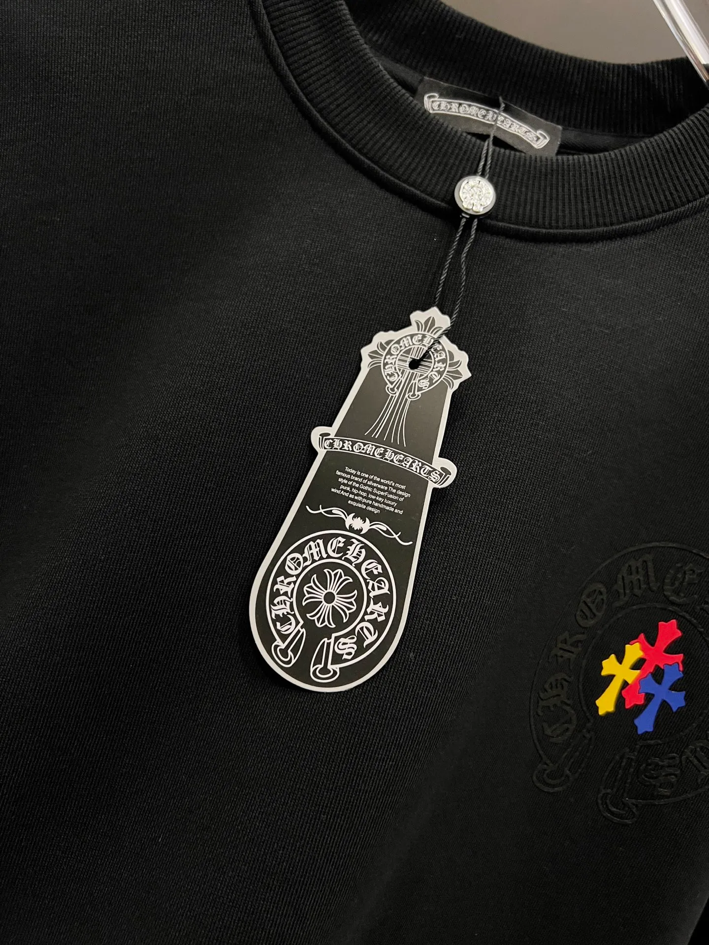 🅿️280 CH Crowe 2025 Autumn and Winter New Style Round Neck Long Sleeve Sweater Cross Patch Leather + Customized Hardware Metal Horseshoe Sanskrit Text The real thing is great🔥Same style for men and women, loose version Size S M L XL XXL Five sizes Black White